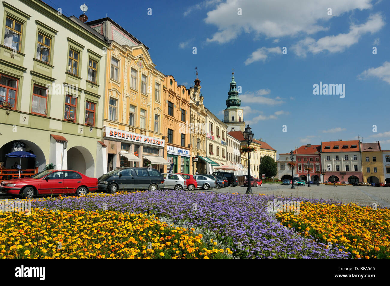 Case e Torre del Palazzo Arcivescovile, Grand Square (Velke namesti) in Kromeriz, Repubblica Ceca Foto Stock