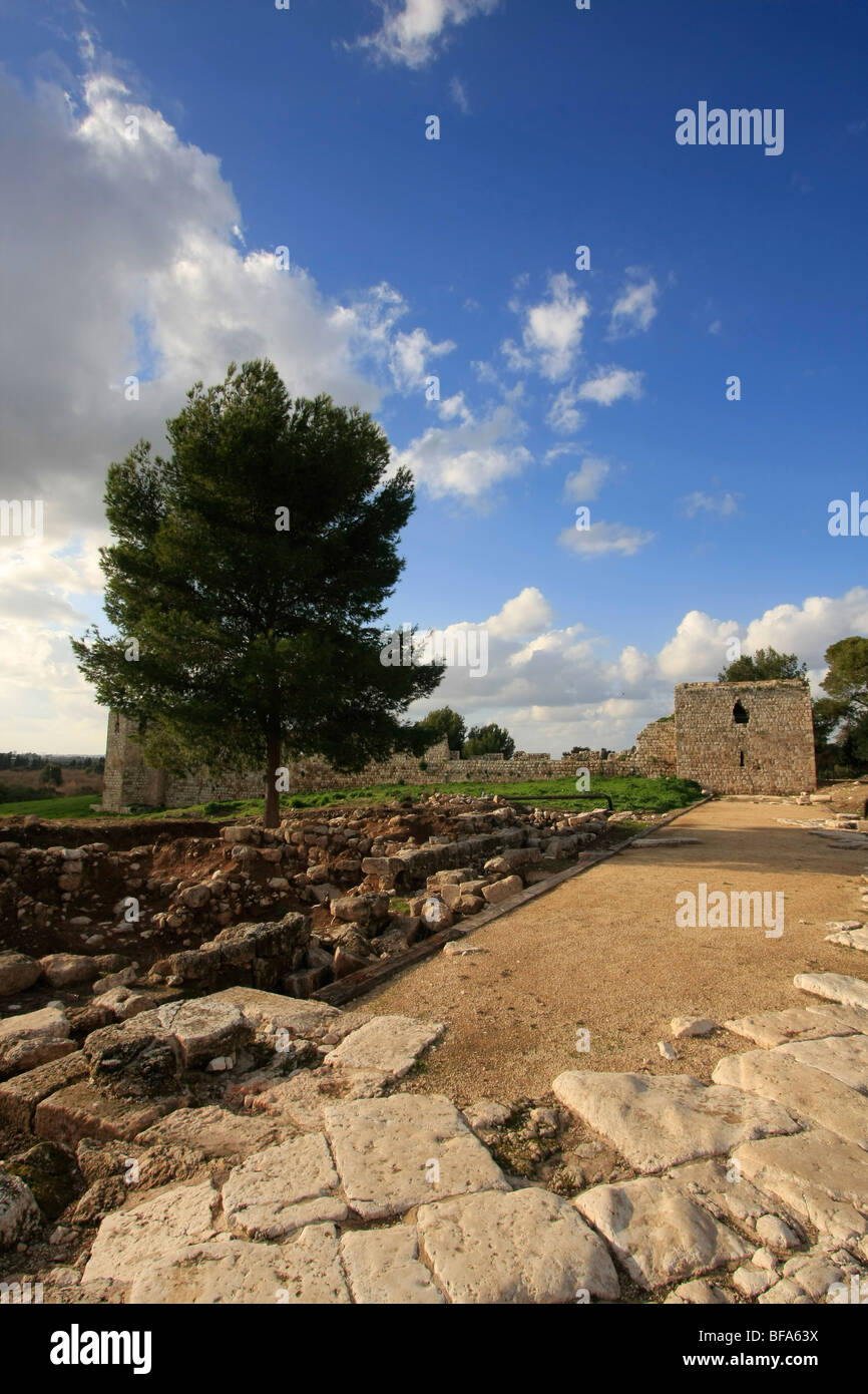 I resti della città romana Antipatris costruito dal re Erode Foto Stock