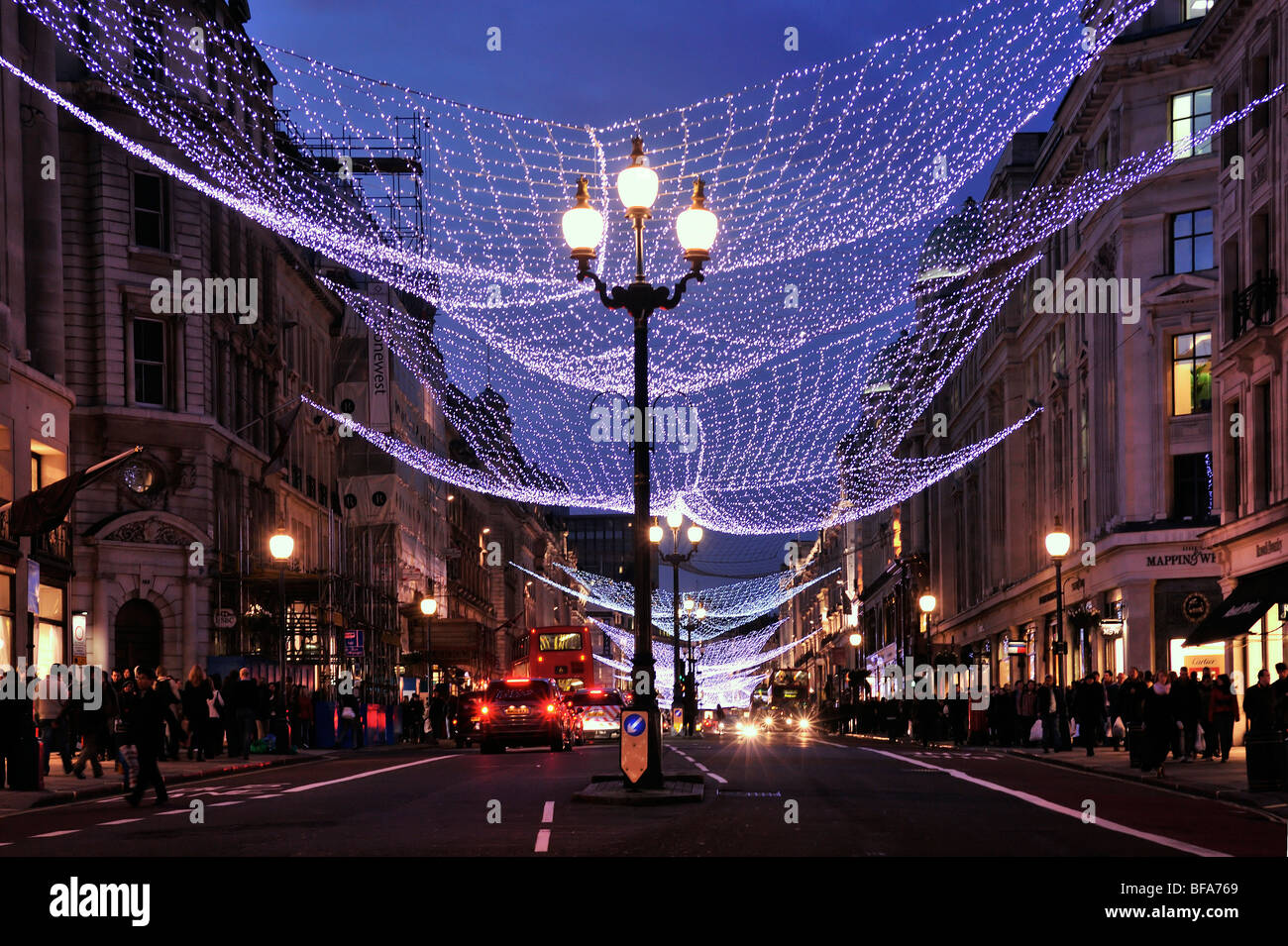 LONDRA, Regno Unito - 07 NOVEMBRE 2009: Luci di Natale a Regent Street, il West End Foto Stock