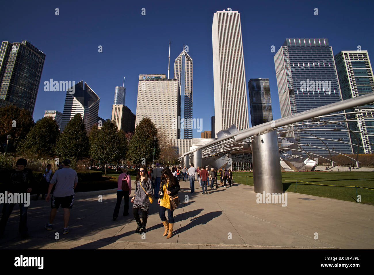 Pritzker Pavilion, Millennium Park, Chicago. Progettato da Frank Geary. Foto Stock