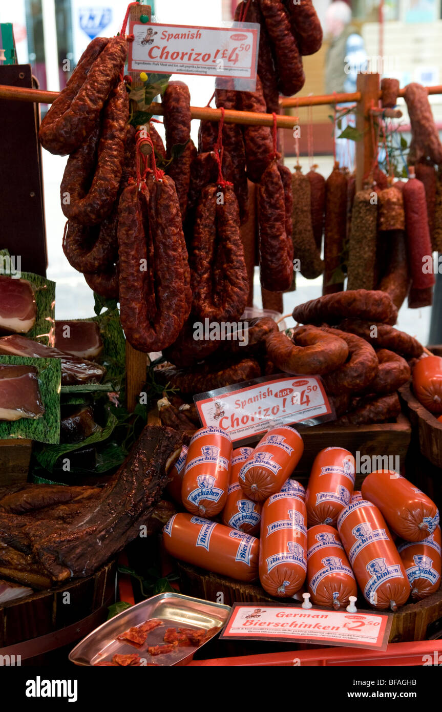 Il cibo in mostra presso il Parlamento europeo e il mercato continentale tenutasi nel centro di York Inghilterra Foto Stock