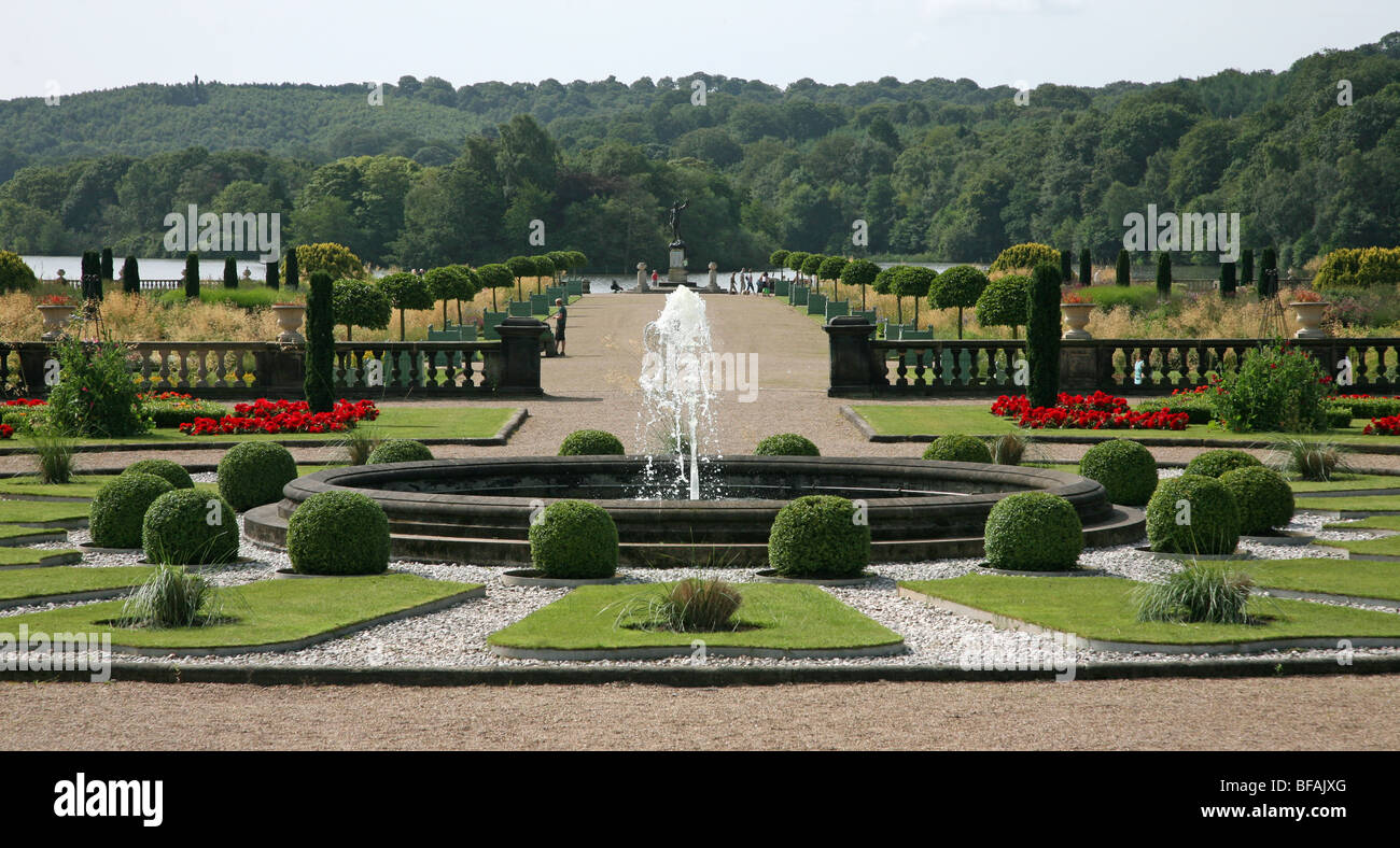 Il restaurato Giardino all'italiana a Trentham Gardens, Stoke-on-Trent Foto Stock