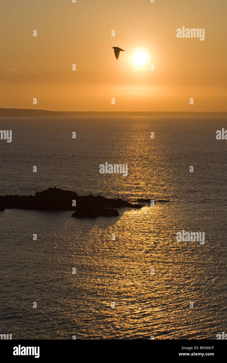 Sunrise su St Clements Isle Mousehole Cornovaglia Foto Stock