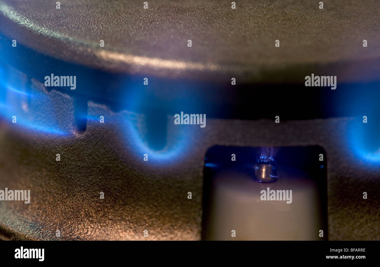 Accensione elettronica interruttore Piezo o pilota in una stufa a gas Foto Stock
