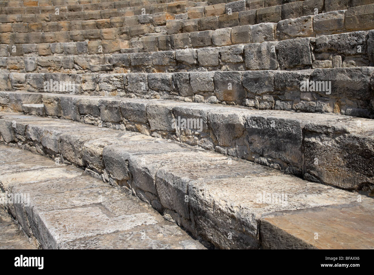 Le fasi e le sedi del restaurato Teatro di kourion repubblica di Cipro in Europa Foto Stock