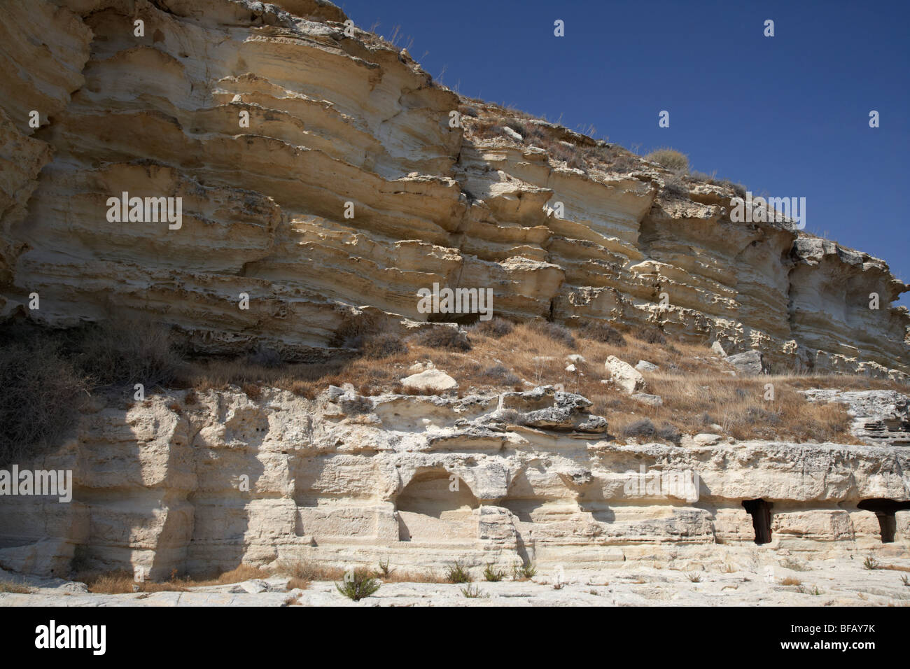 Tombe scavate nelle scogliere a kourion sito archeologico repubblica di Cipro in Europa Foto Stock