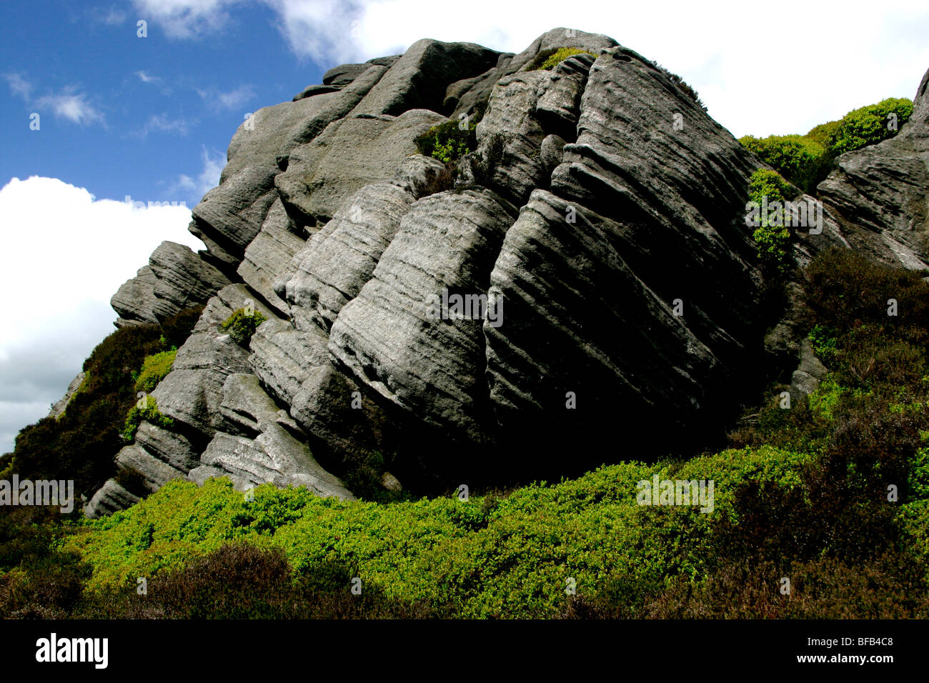 Sperone roccioso a Simon della Seat, Yorkshire Dales, Inghilterra Foto Stock