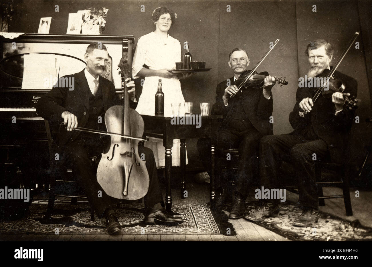 Gli uomini anziani musicale Trio potabile Foto Stock