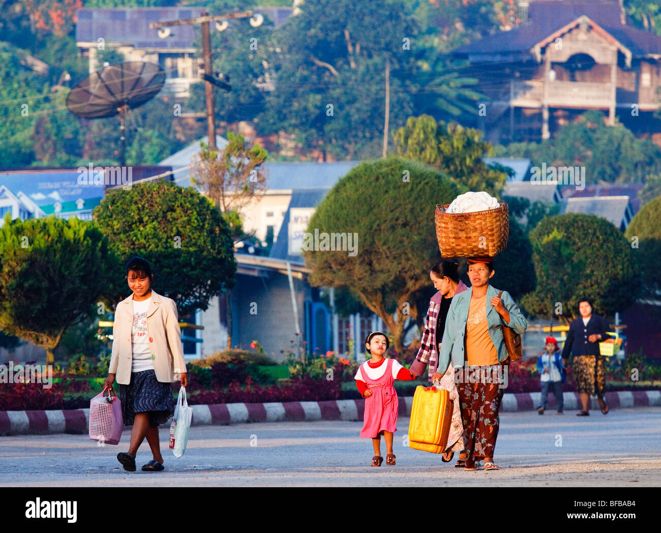 Sulla strada principale di Kalaw, Stato Shan Myanmar Foto Stock