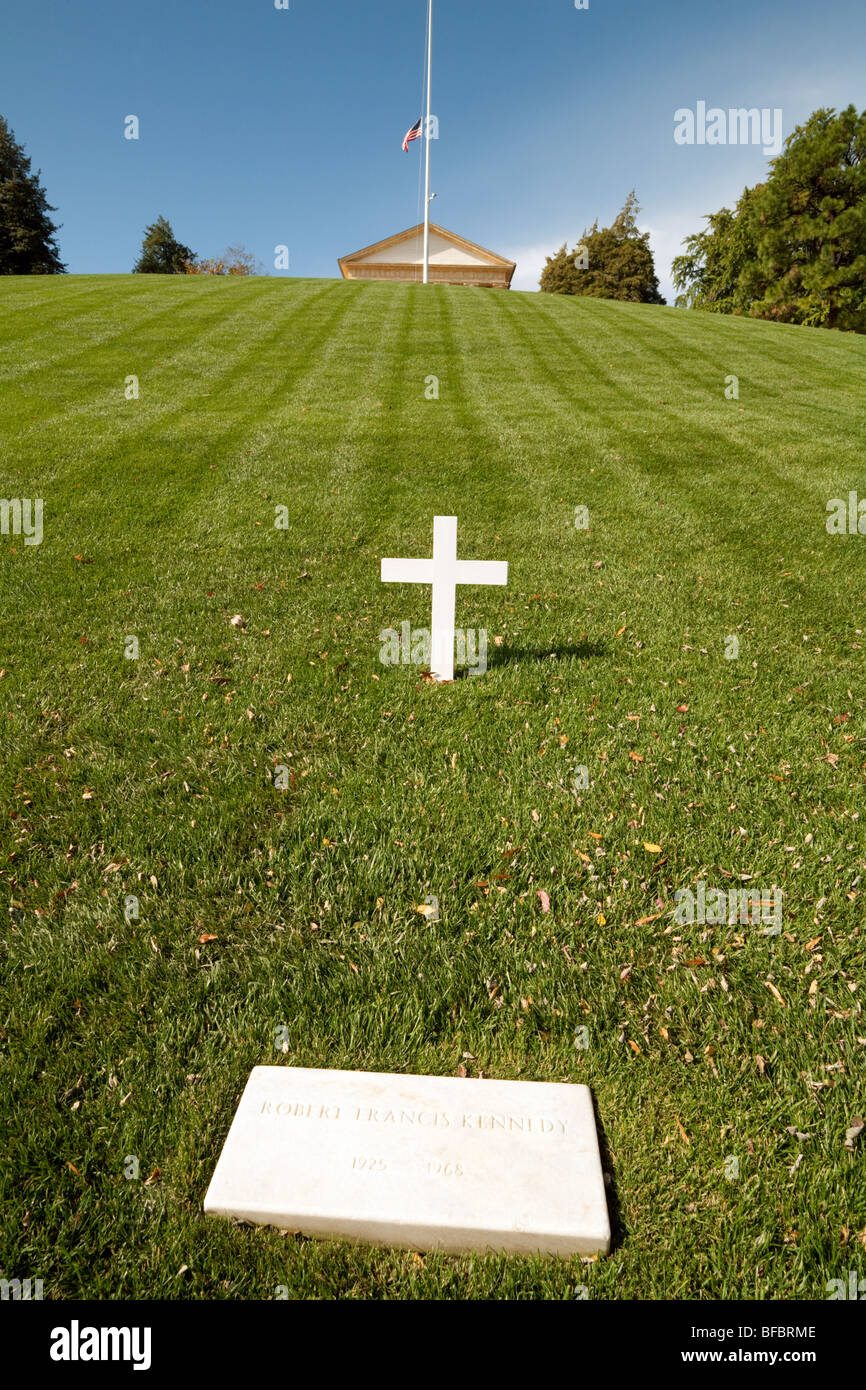 La tomba del Senatore Robert Francis Kennedy, il Cimitero di Arlington, Washington DC, Stati Uniti d'America Foto Stock