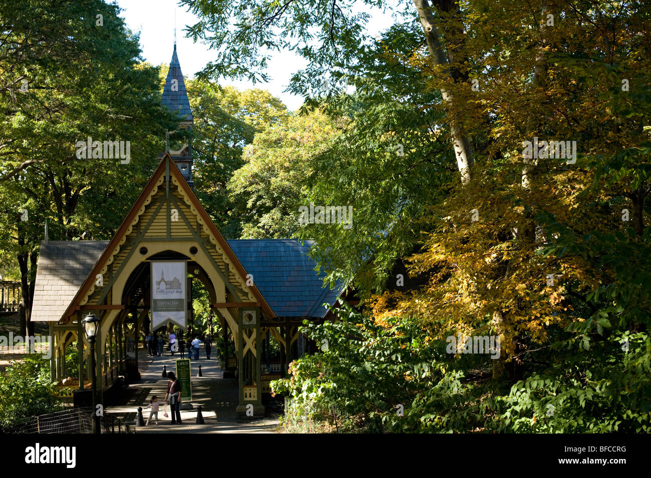 Il Caseificio edificio da Calvert Vaux, al Central Park di New York City Foto Stock