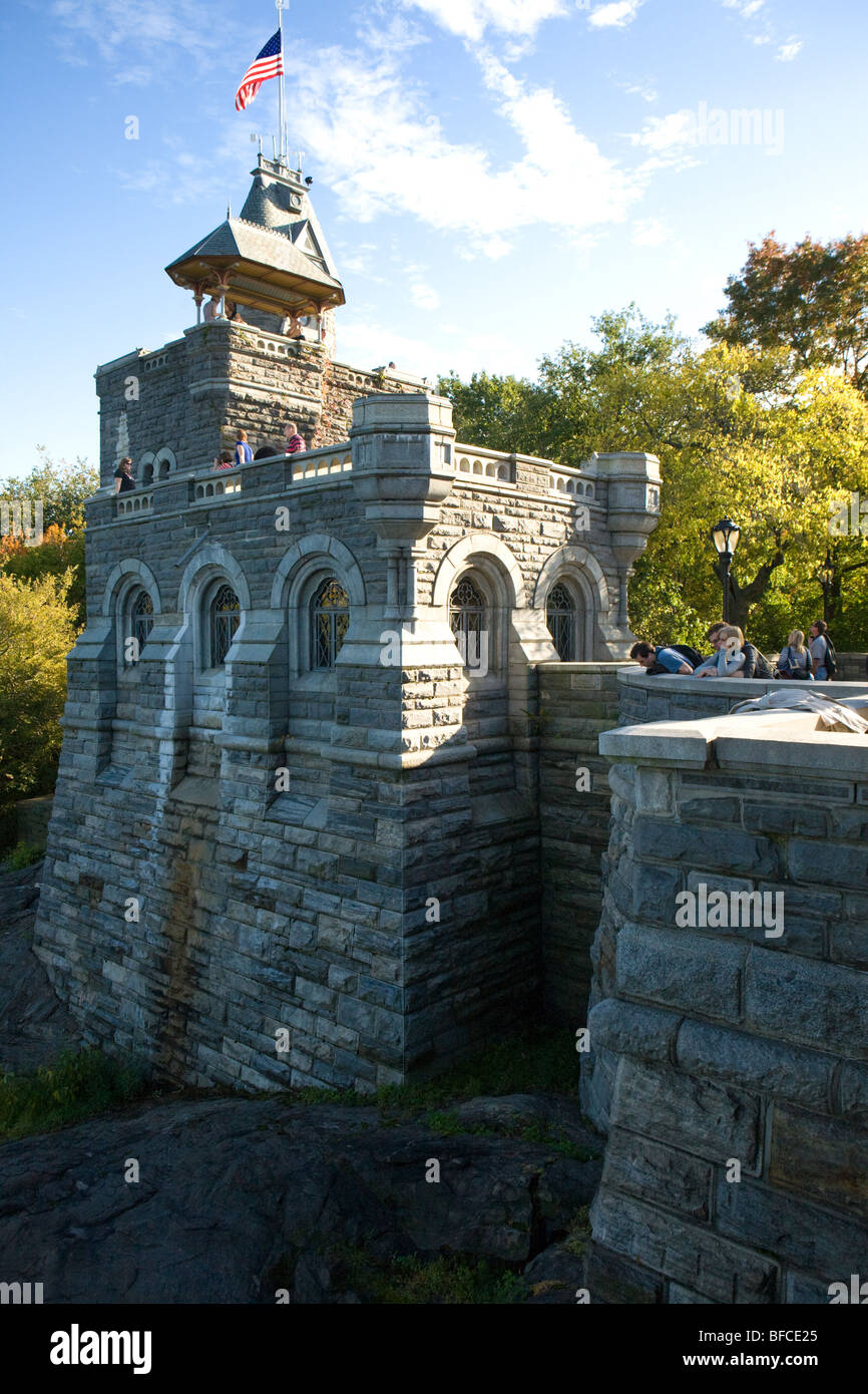 Castello del Belvedere e la torre, una stazione meteo a Central Park di New York City Foto Stock