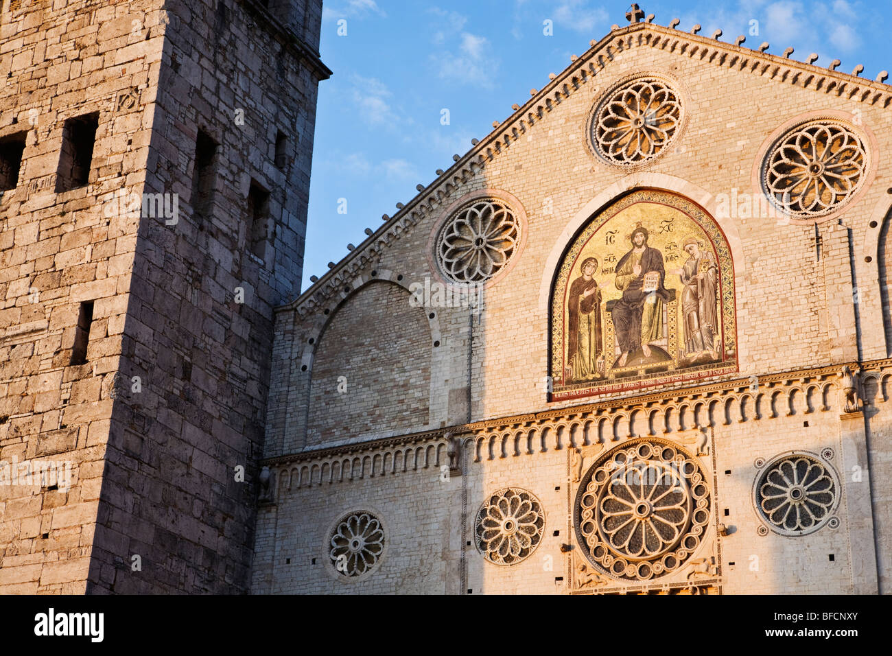 Dettagli architettonici del Duomo di Santa Maria dell'Assunta Spoleto Umbria Italia Foto Stock