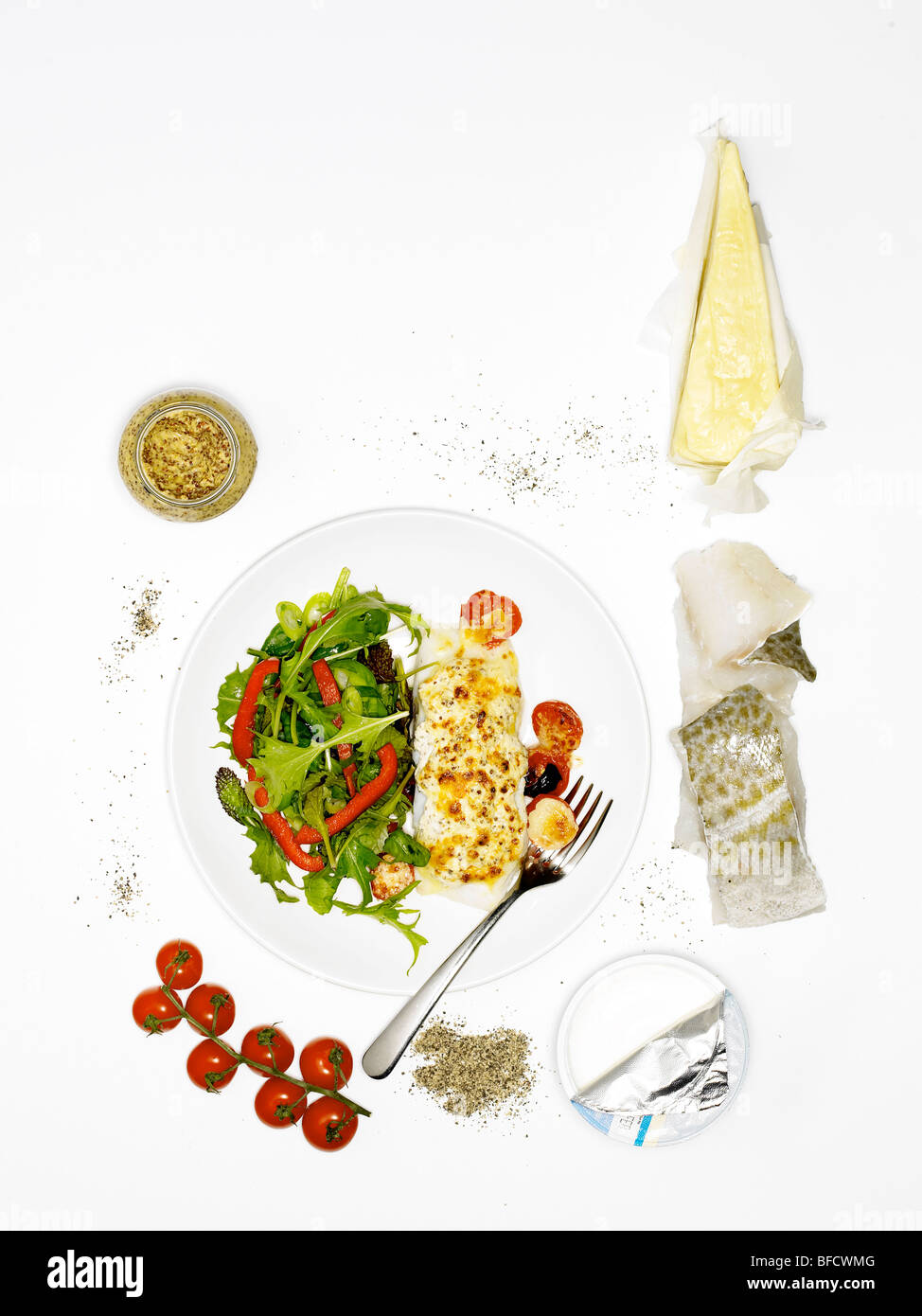 Sgombri & Insalata, un pasto leggero adatto per la perdita di peso, con ingredienti Foto Stock