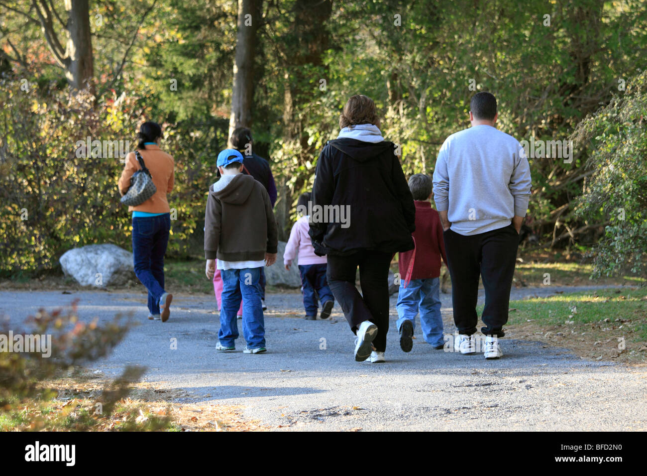 Famiglia passeggiate nel parco, Long Island, NY Foto Stock