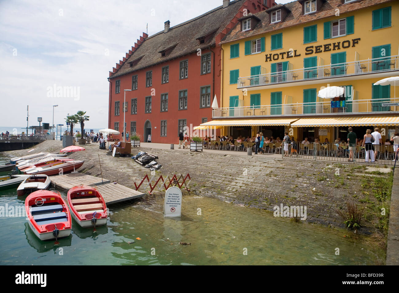 Marina e lakeshore cenare in Meersburg sul Lago di Costanza (Bodensee) Foto Stock