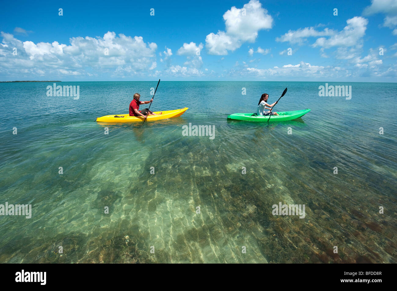 Un uomo e una donna kayak in Florida. Foto Stock