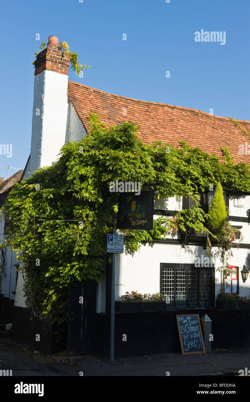 Bel e il Drago un pub ristorante sul Cookham High Street, Berkshire, Regno Unito Foto Stock