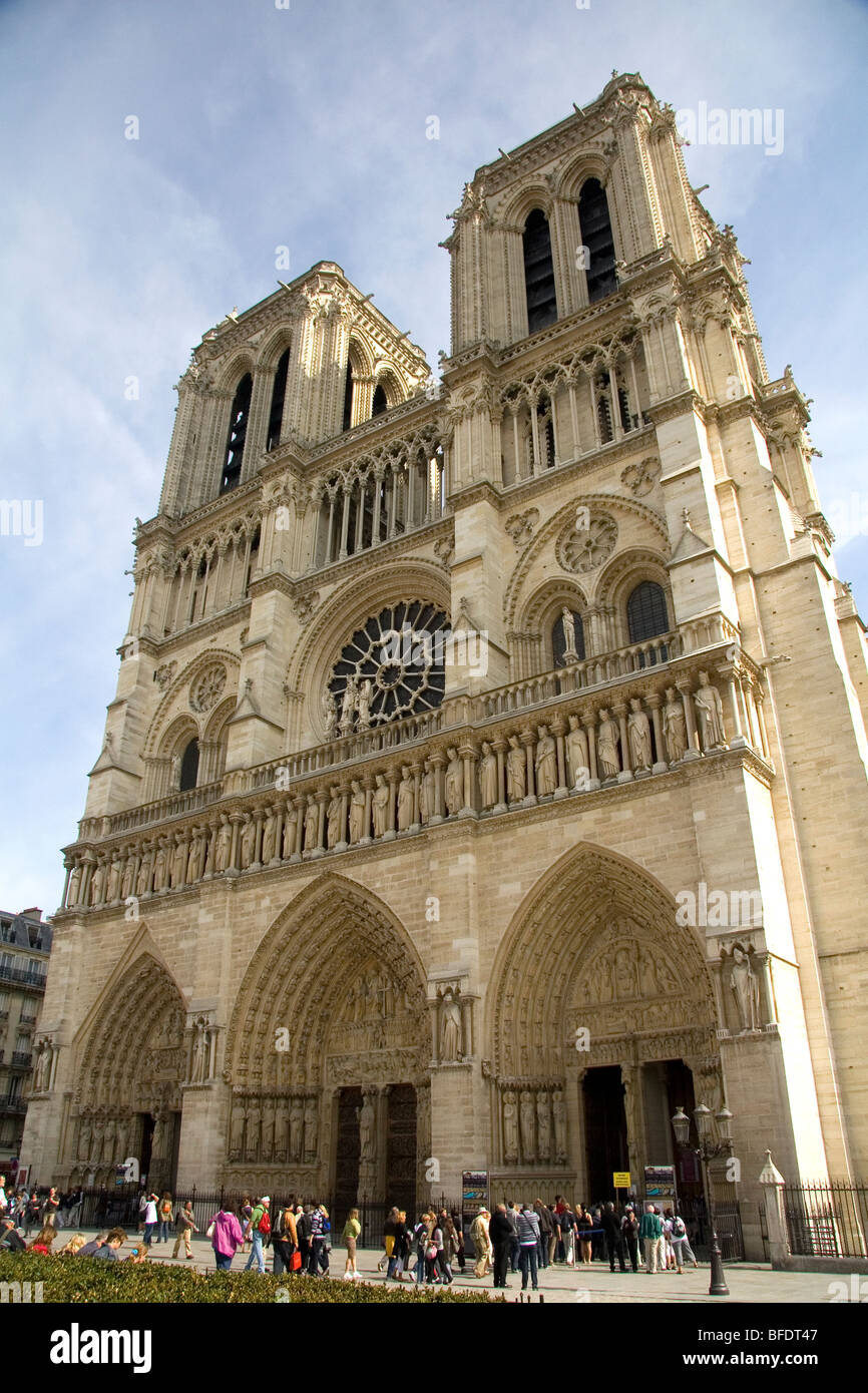 La facciata occidentale della cattedrale di Notre Dame de Paris, Francia. Foto Stock