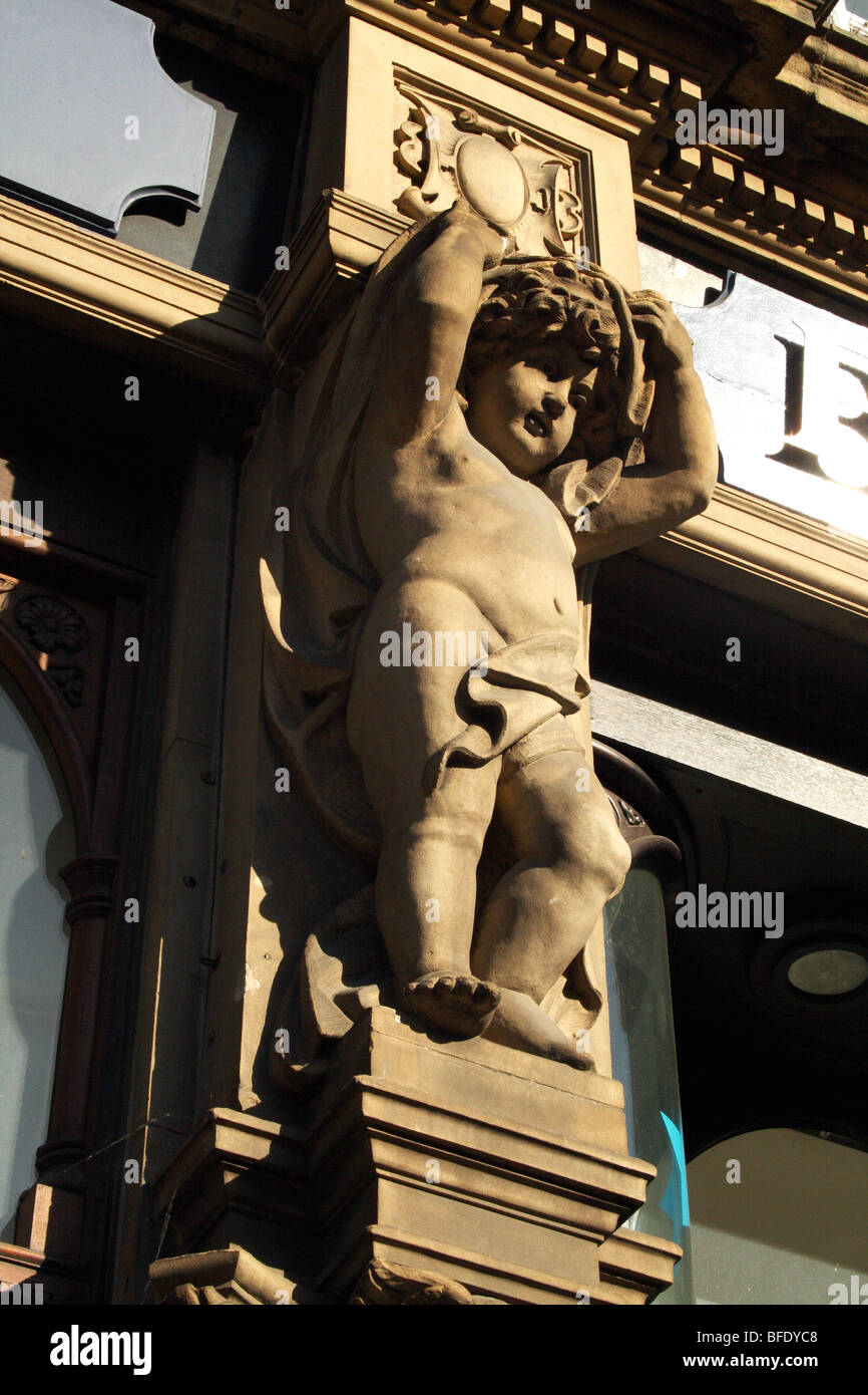 La scultura al di fuori di Leeds mercati interni Kirkgate Leeds Yorkshire uno dei più grandi Bruitains storico mercati interni Foto Stock