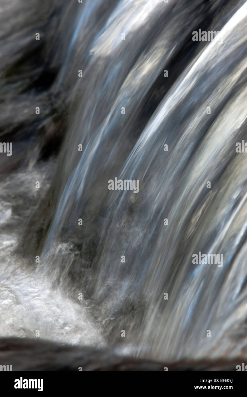 Caduta di acqua che mostra acqua in movimento Foto Stock