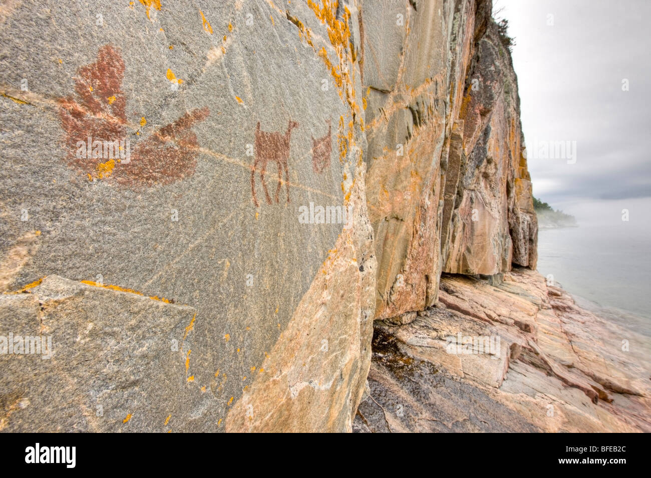 Pittogrammi sul Agawa Rock, rock Agawa pittogrammi Trail, Lago Superiore, Lago Superior parco provinciale, Ontario, Canada Foto Stock