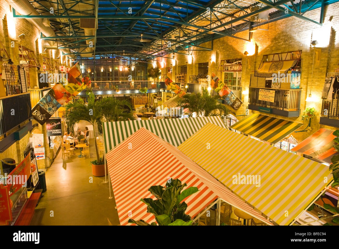 Interno del Forks Market, un sito storico nazionale nella città di Winnipeg, Manitoba, Canada Foto Stock