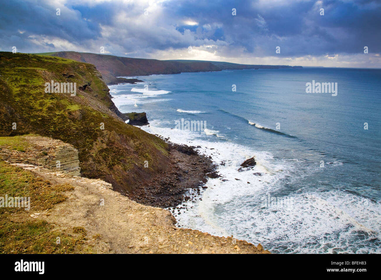 Crackington Haven; vista da Cambeak di Tintagel; Cornovaglia Foto Stock