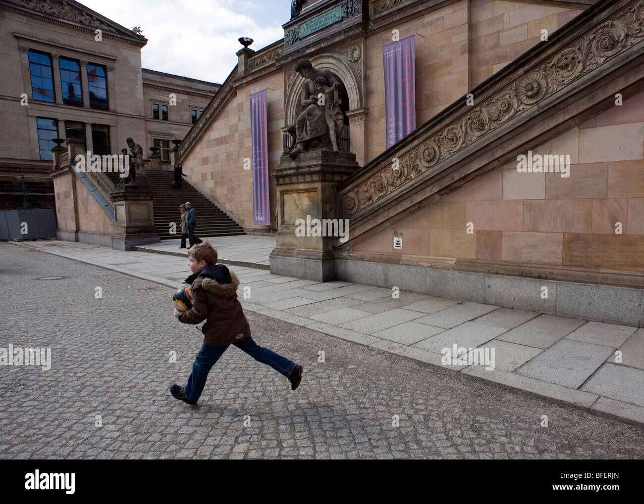 Berlino 2009 1989 DDR Germania unificata in avanti positivo storia guerra guerra fredda estremità est ovest dividere città del Muro di Berlino in Maur Foto Stock