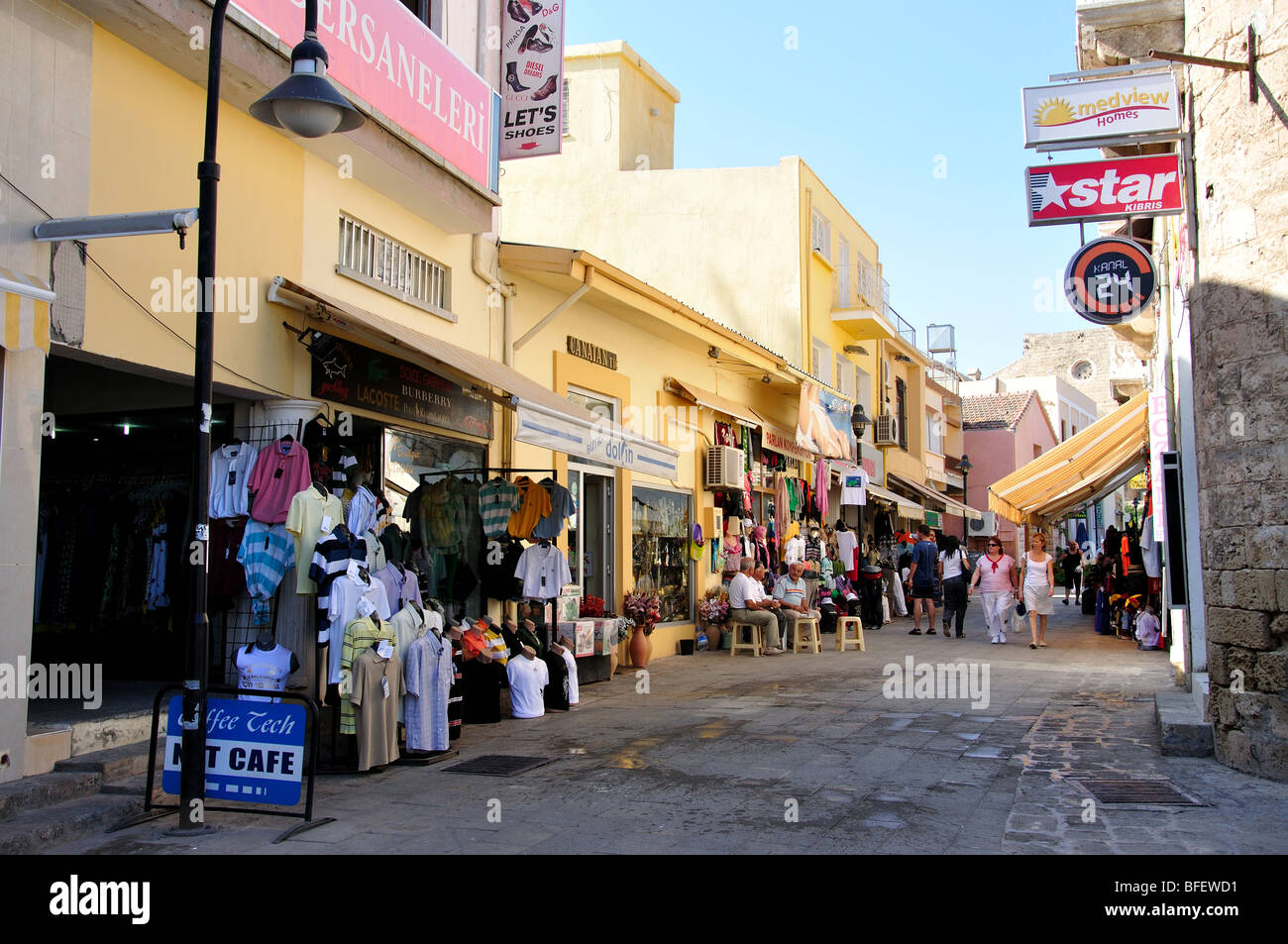 Shopping street, Famagosta, Famagusta District, la parte settentrionale di Cipro Foto Stock