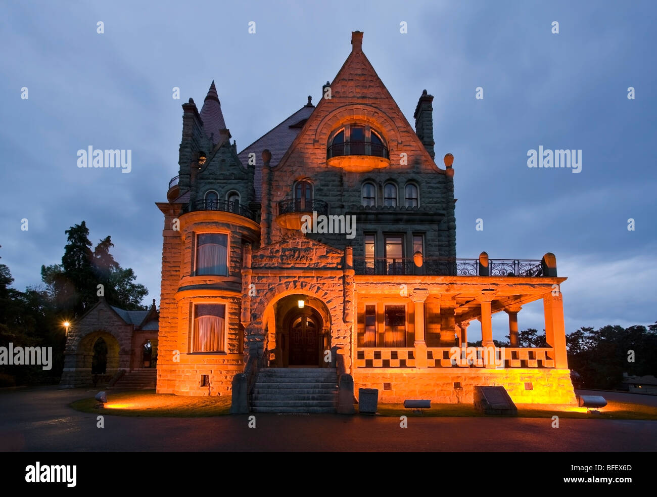 RELAXDAYS PORTA TUBO Da Giardino Con Rubinetto, Design Antico, In Ghisa, Colore EUR 47,97 - Foto 9