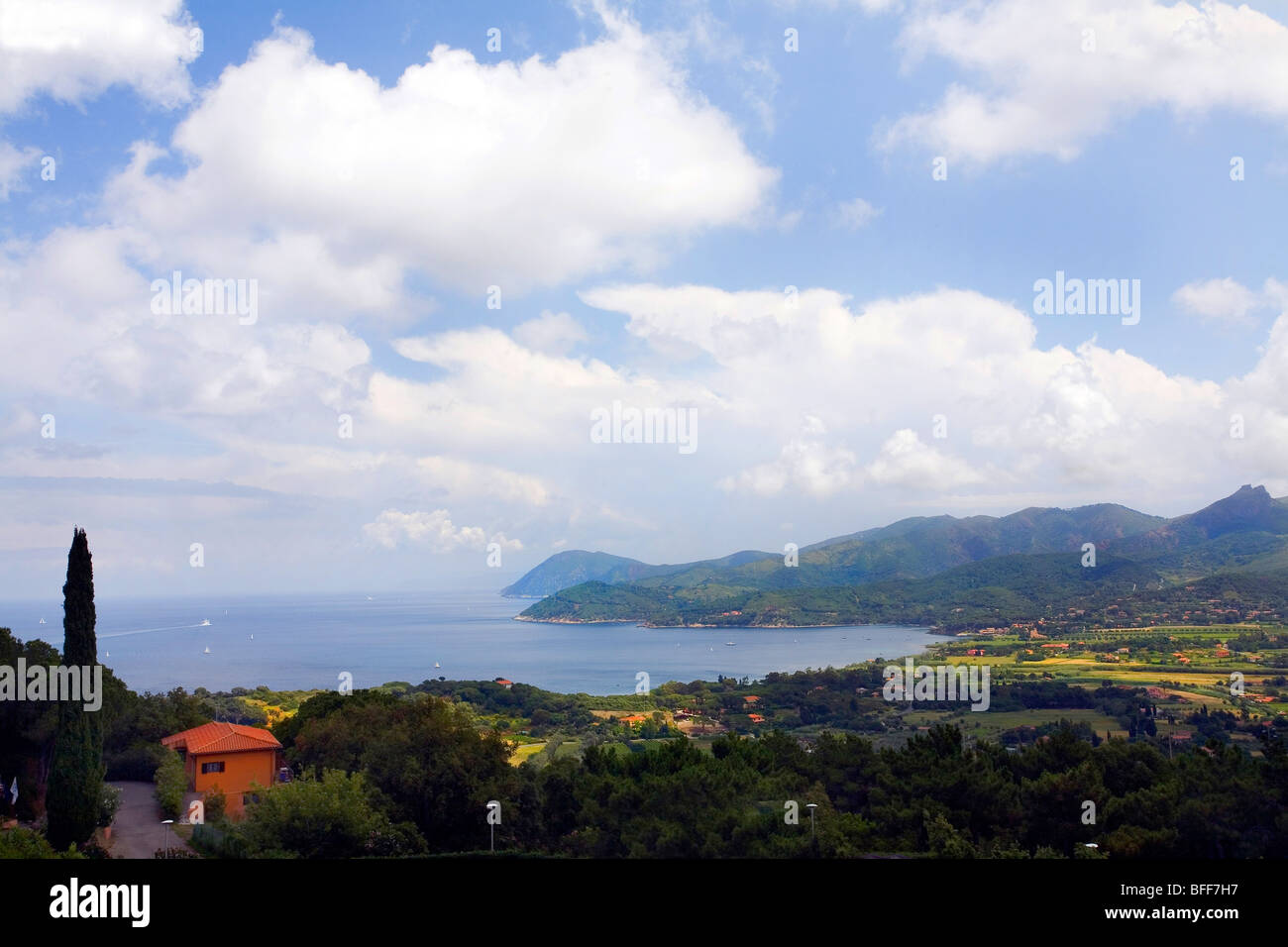 Suggestiva veduta della Baia di Portoferrario sull'isola d'Elba in Italia Foto Stock