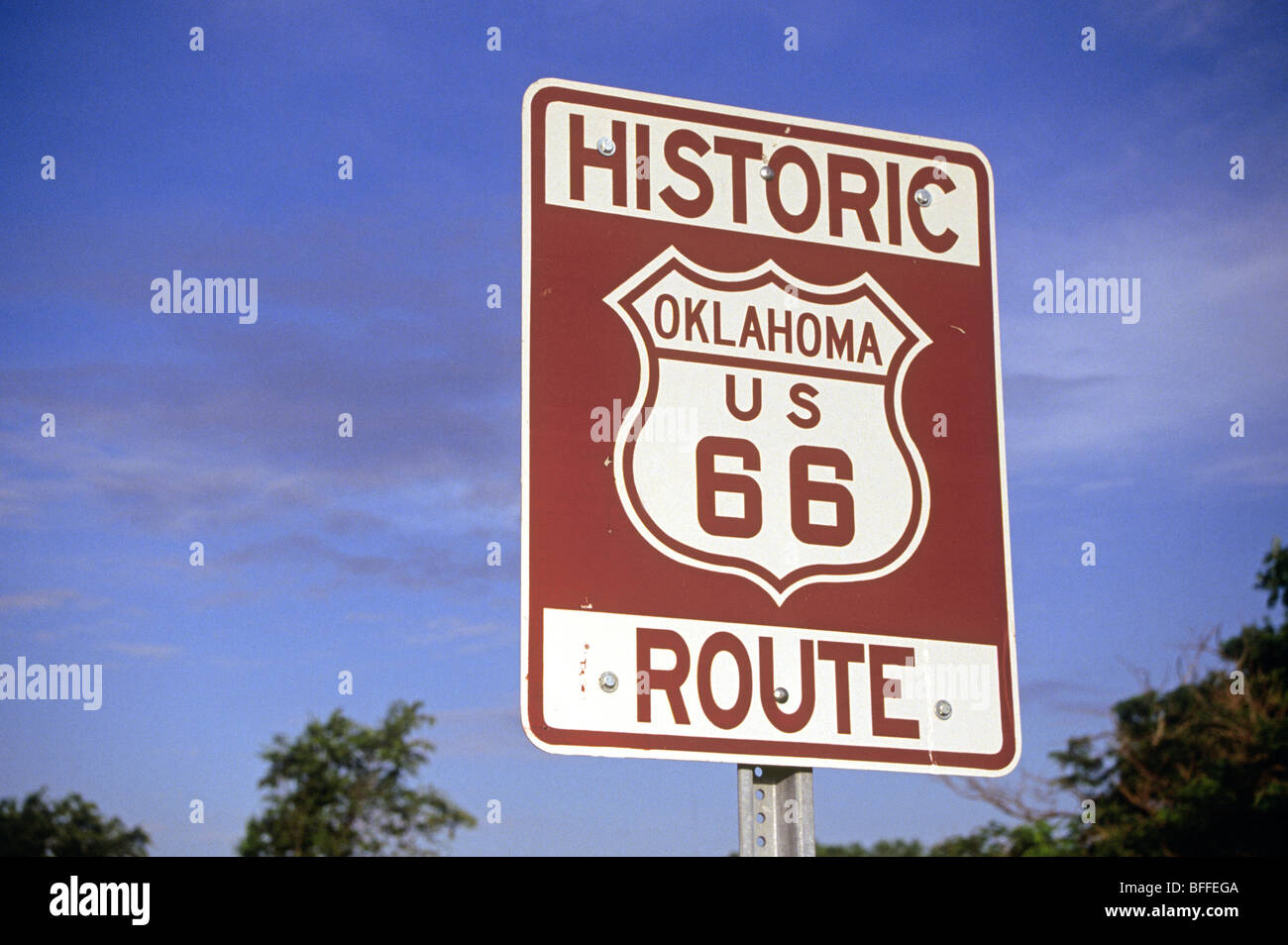 Un cartello stradale per autostrada storica Route 66 in Oklahoma Foto Stock