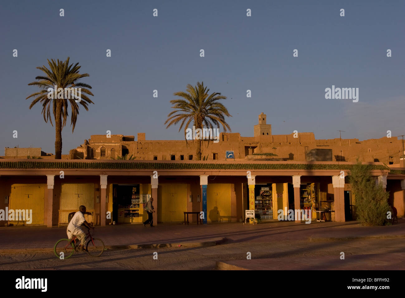 Tamegroute è un piccolo xi secolo deserto città nella valle del Draa, a sud di Zagora vicino alla frontiera marocchina algerino. Foto Stock