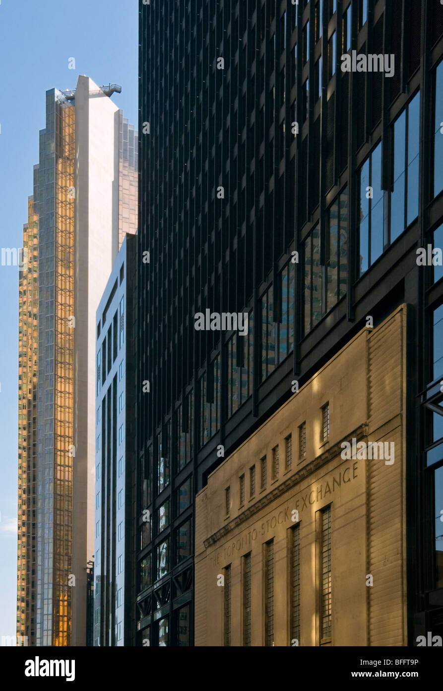 La vecchia facciata storica della Borsa di Toronto, Bay Street, Toronto, Ontario, Canada, America del Nord Foto Stock