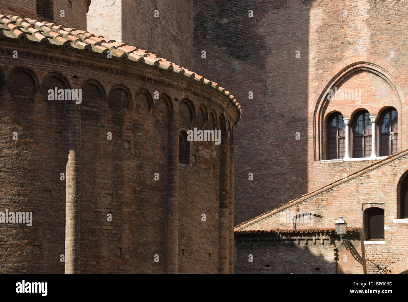 In cotto medievale intorno al Duomo di Mantova Italia Foto Stock