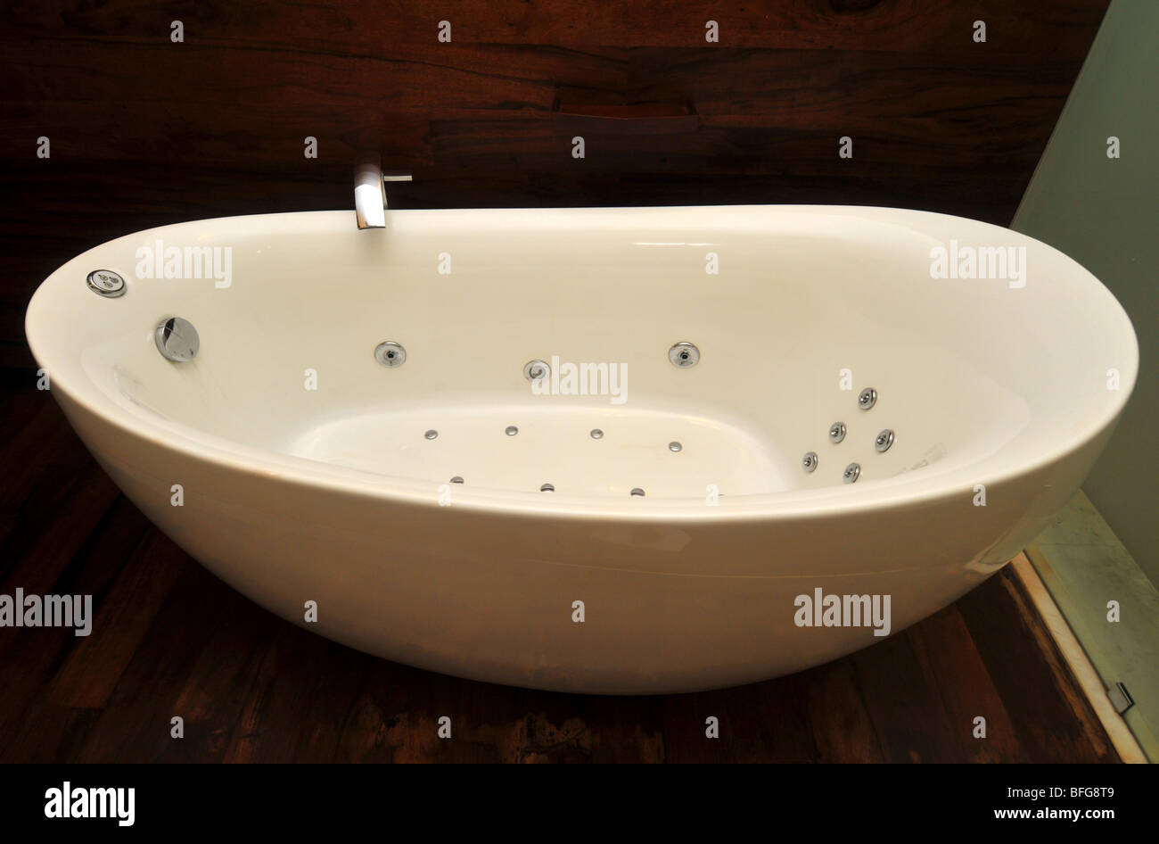 Vasca da bagno, bagno di lusso Foto Stock