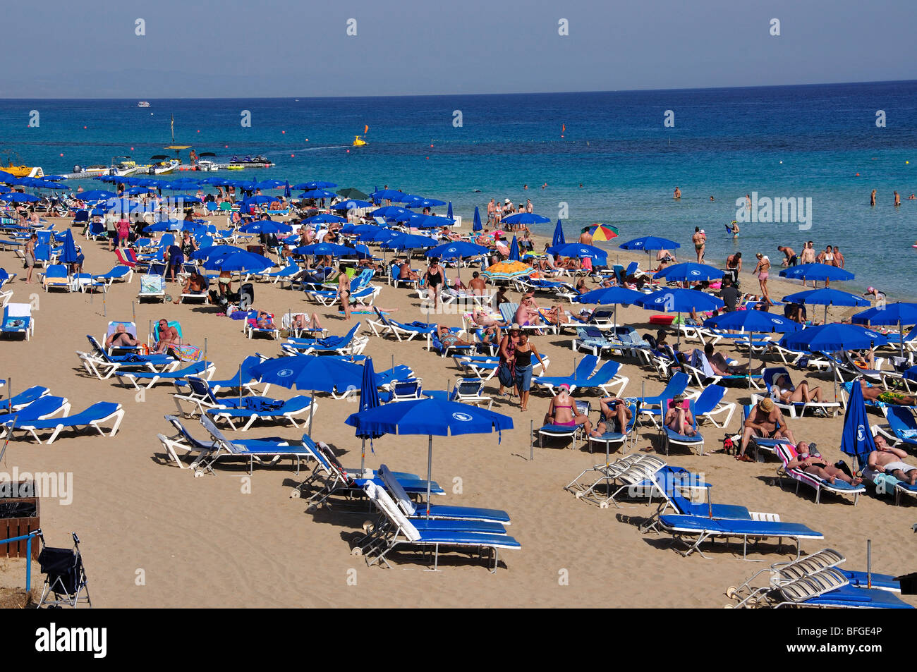 Vista della spiaggia, Fig Tree Bay, Protaras, Famagusta District, Cipro Foto Stock