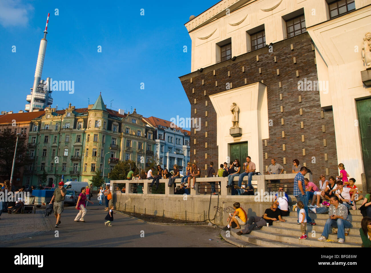 Il festival del vino a namesti Jiriho z Podebrad piazza nel quartiere di Vinohrady di Praga Repubblica Ceca Europa Foto Stock