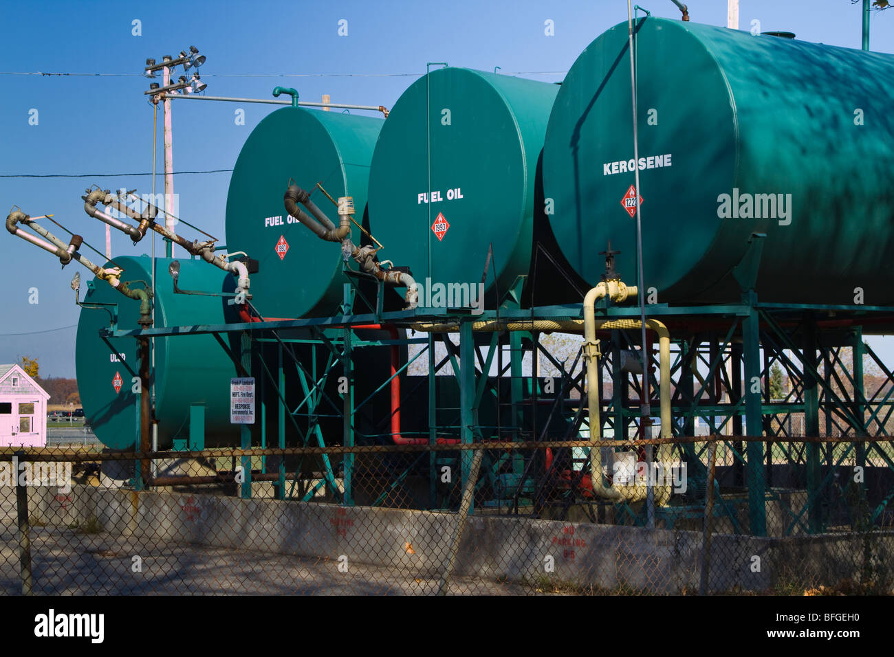 Carburante sopraelevata serbatoio olio agriturismo Foto Stock