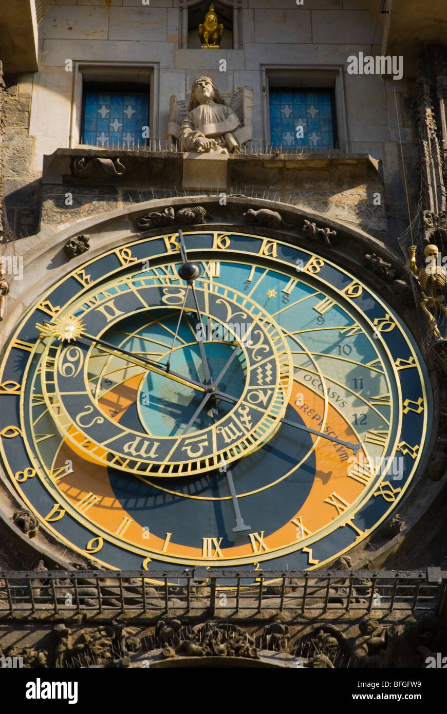 Orologio astronomico Orloj a Staromestska Radnice il Municipio della Città Vecchia di Praga Repubblica Ceca Europa Foto Stock