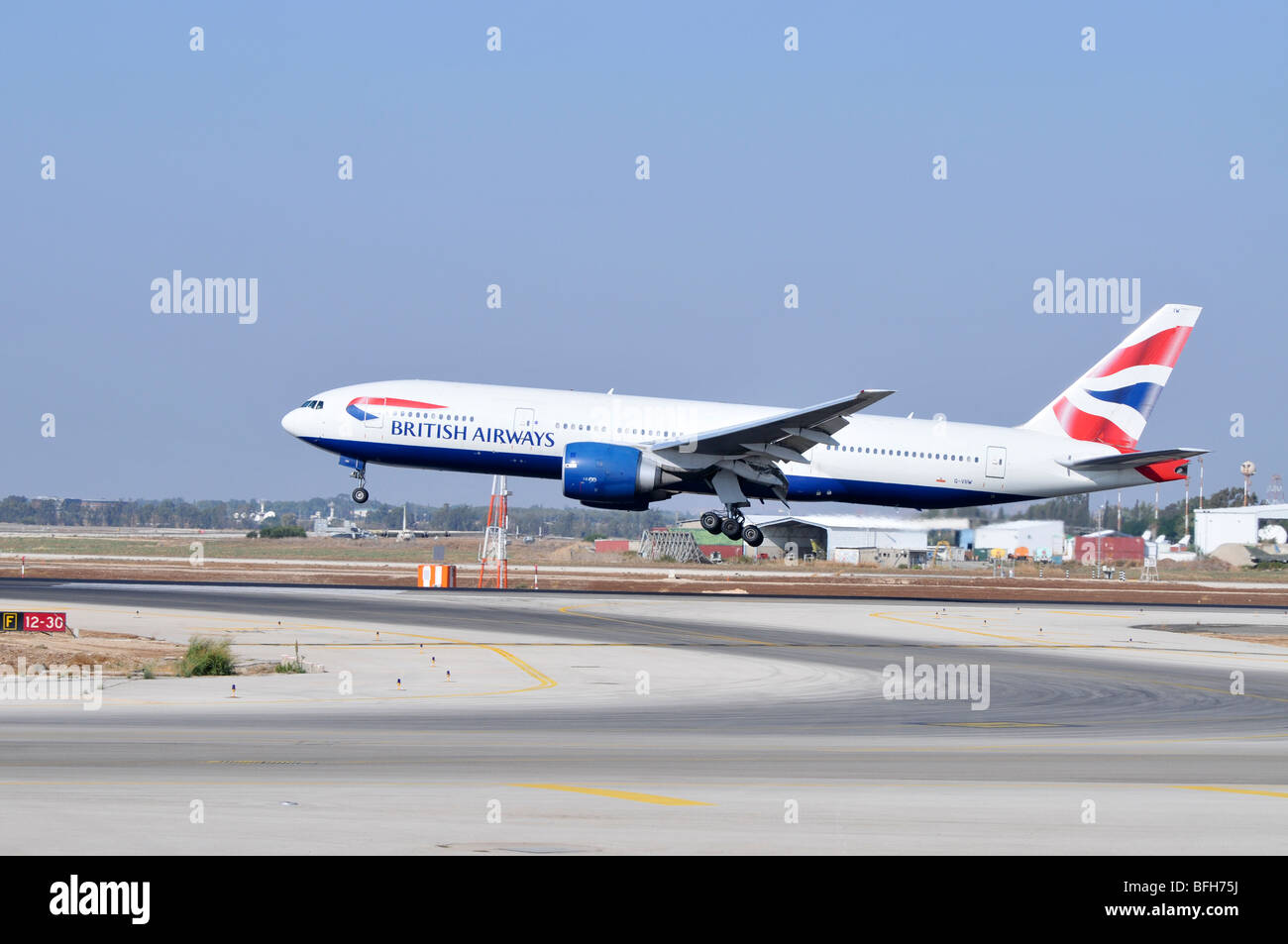 Israele, Ben-Gurion international airport British Airways jet commerciale di sbarco Foto Stock