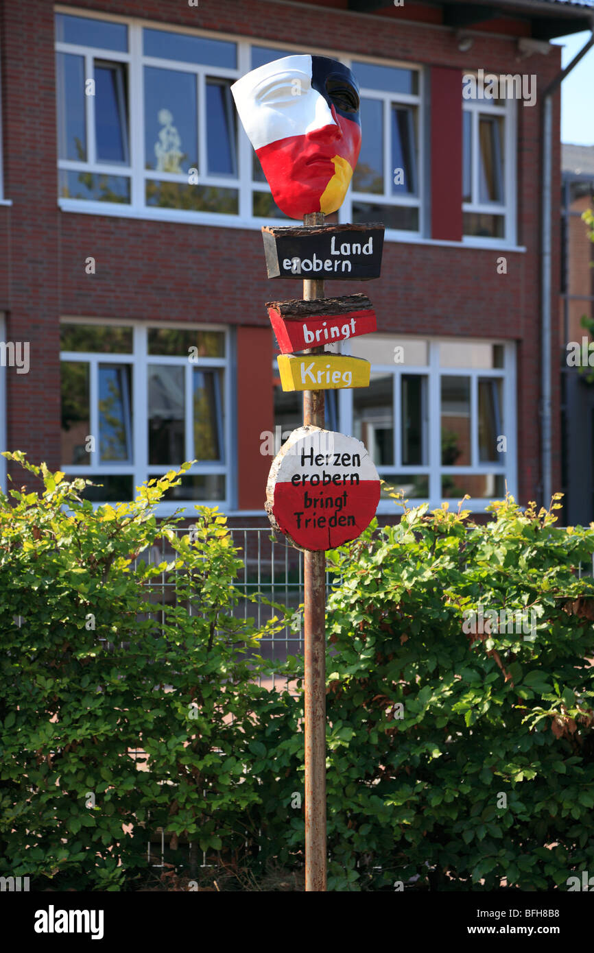 D-Bersenbrueck, Samtgemeinde Bersenbrueck, Hase, Hase valley, Osnabrueck paese, Bassa Sassonia, Battaglia della foresta di Teutoburgo duemila anni fa tra i teutoni e i Romani in Kalkriese, progetto espositivo "Modifica segni di guerra al pezzo i segni", nell'anniversario Foto Stock