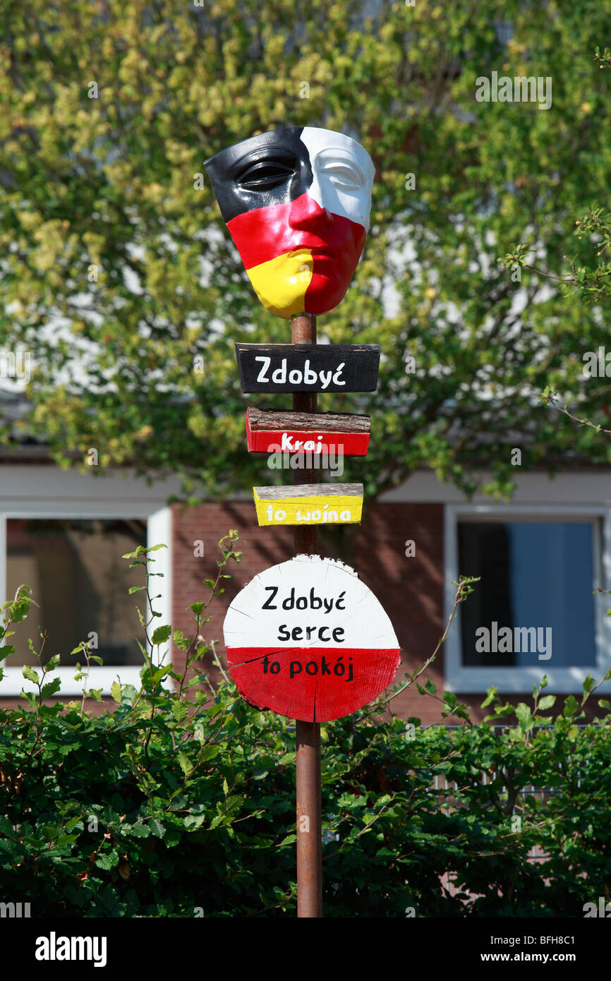 D-Bersenbrueck, Samtgemeinde Bersenbrueck, Hase, Hase valley, Osnabrueck paese, Bassa Sassonia, Battaglia della foresta di Teutoburgo duemila anni fa tra i teutoni e i Romani in Kalkriese, progetto espositivo "Modifica segni di guerra al pezzo i segni", nell'anniversario Foto Stock