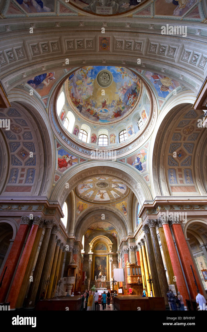 Neo Classic Basilica interno, Eger Ungheria Foto Stock