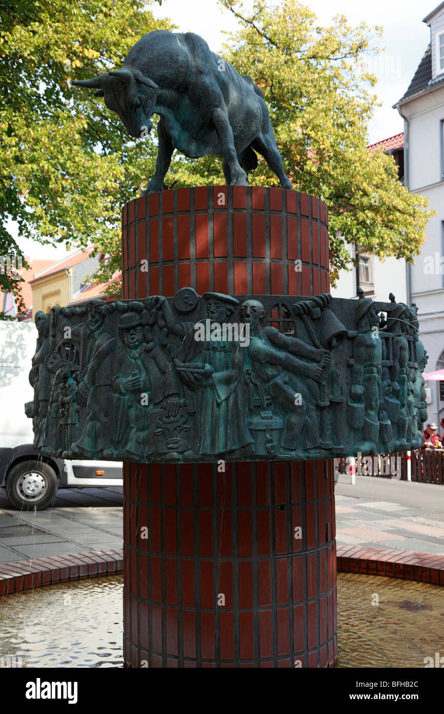 Marktbrunnen auf dem Schlachtermarkt in Schwerin, Mecklenburg-Vorpommern Foto Stock