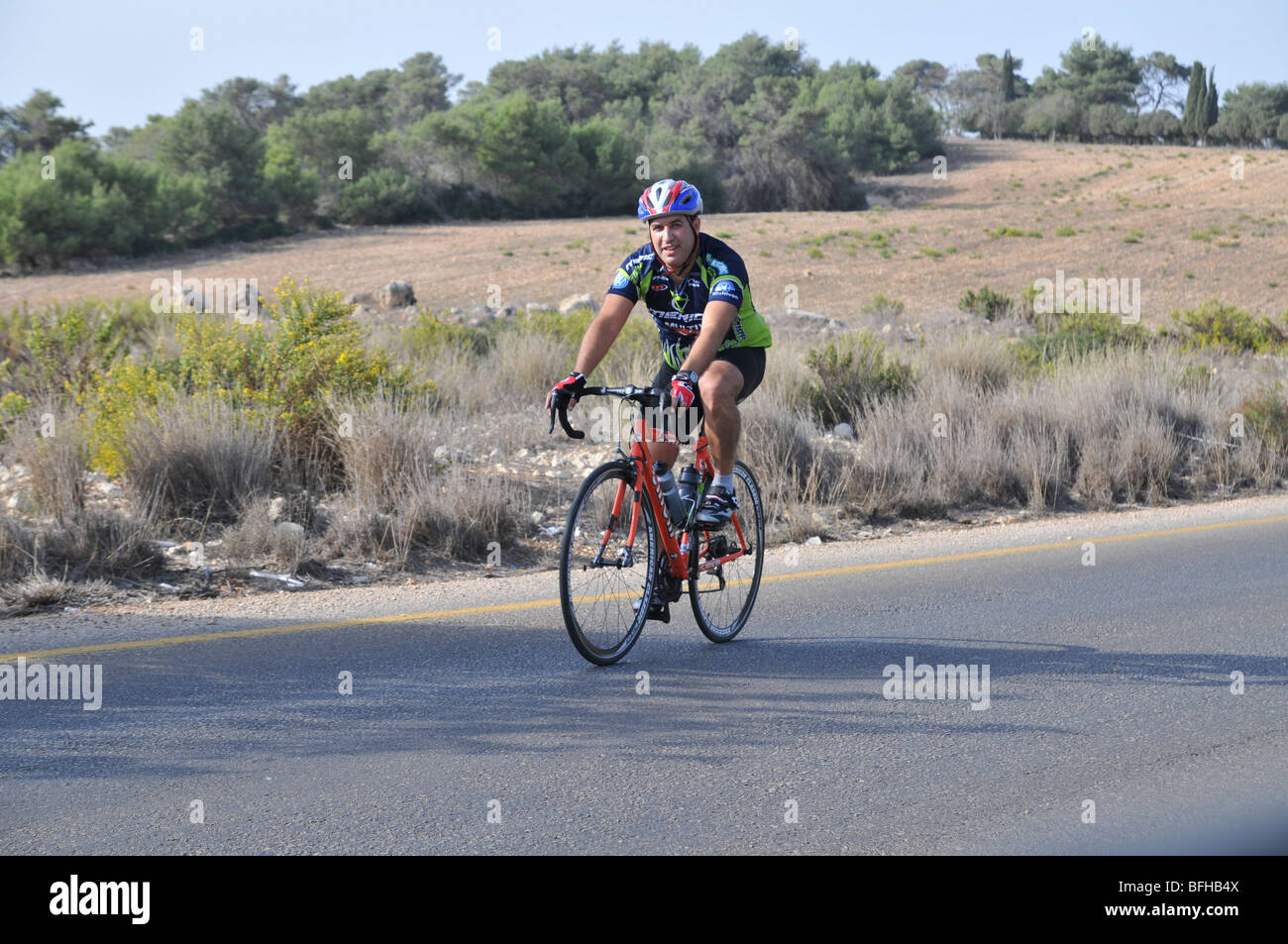 Israele, Carmelo montagne, un gruppo di ciclisti Foto Stock