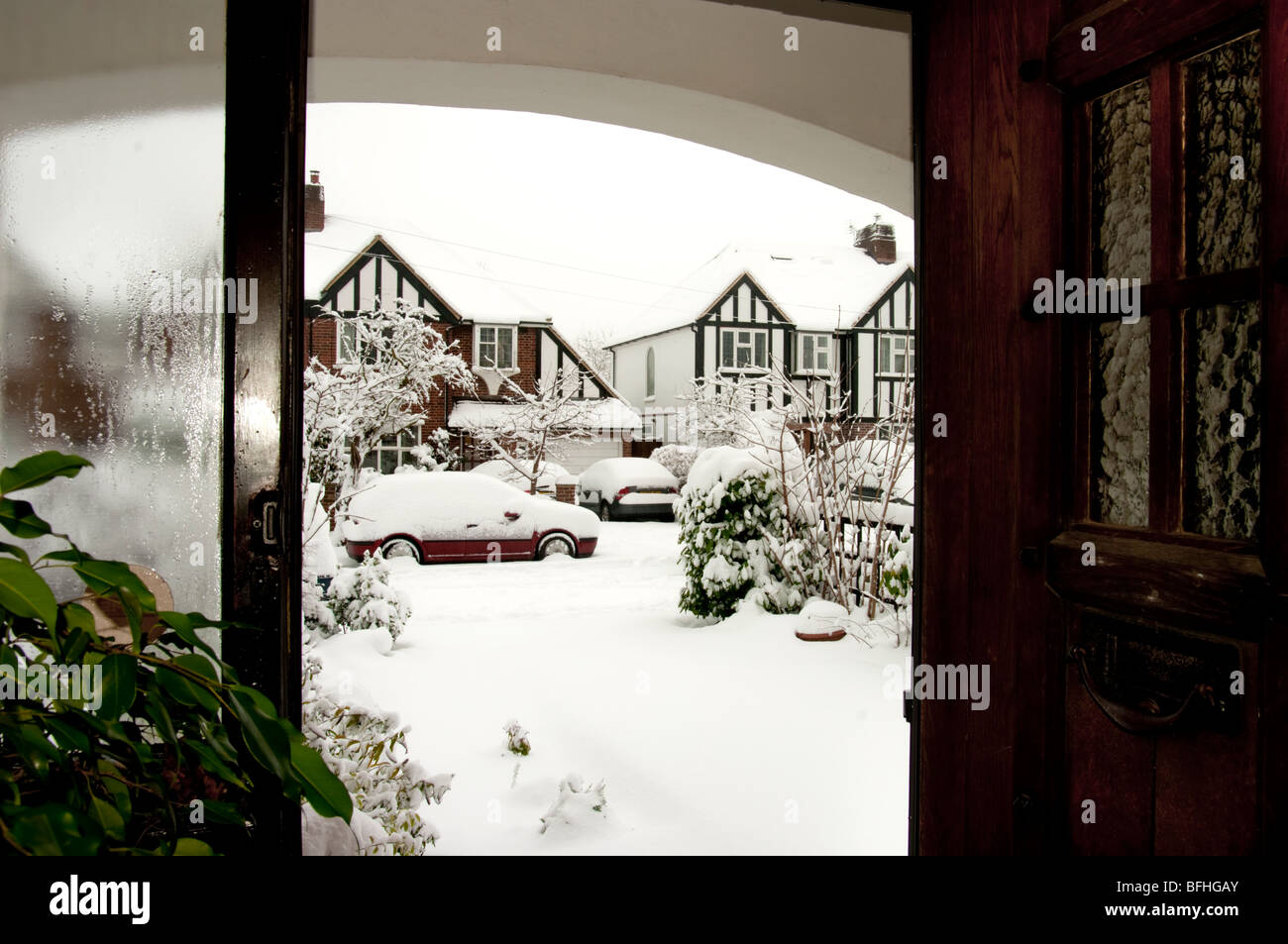 Regno Unito, Inghilterra, surrey, casa nella neve Foto Stock