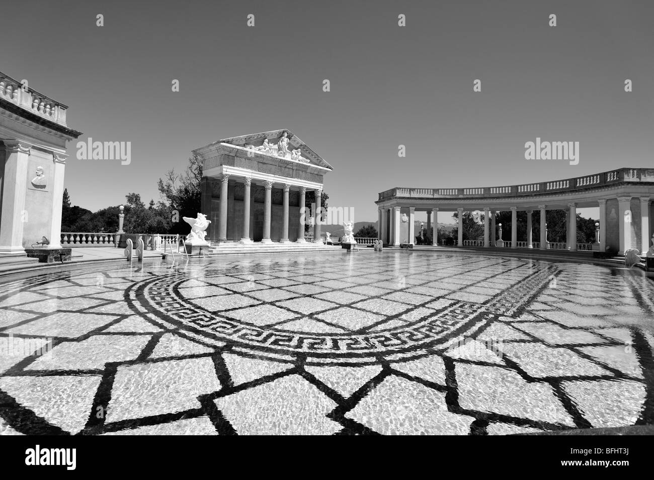 Piscina all aperto il Castello di Hearst nel sud della California, Stati Uniti d'America Foto Stock