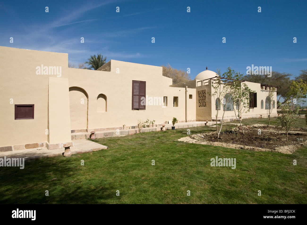 Vista esterna del aperto recentemente Howard Carter House come un museo sulla sponda ovest del Nilo, Luxor, Egitto Foto Stock